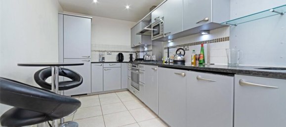 1 bedroom Apartment in London, United Kingdom No. 3528 6