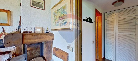 4 bedrooms House in Ranco, Italy No. 329688 20