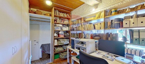 4 bedrooms House in Ranco, Italy No. 329688 19