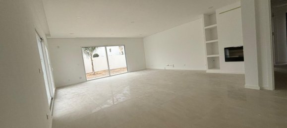 4 bedrooms House in Setubal, Portugal No. 121954 18