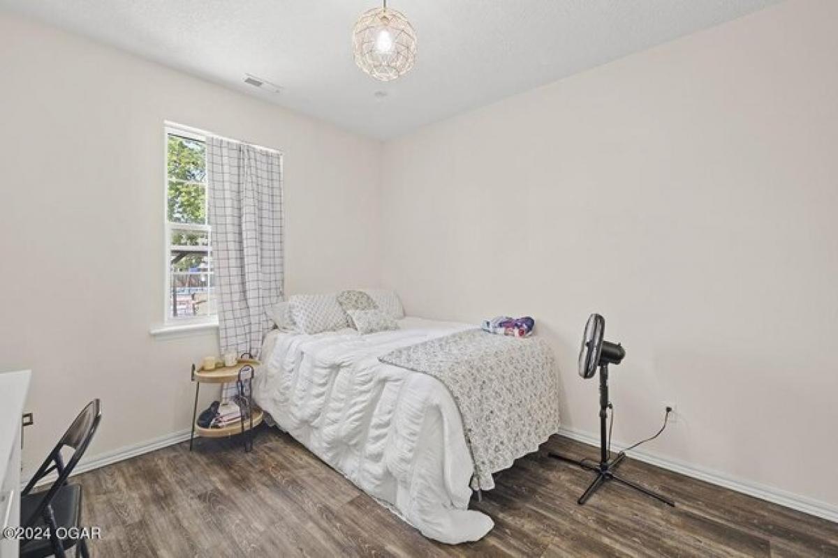 4 bedrooms House in Carl Junction, USA No. 413350