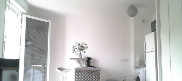 Estudio en Cesson, France No. 331792 2