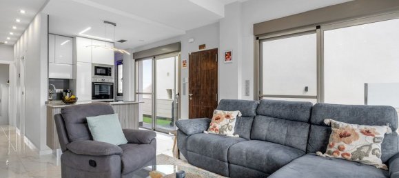 4 bedrooms Villa in Alicante, Spain No. 176059 3