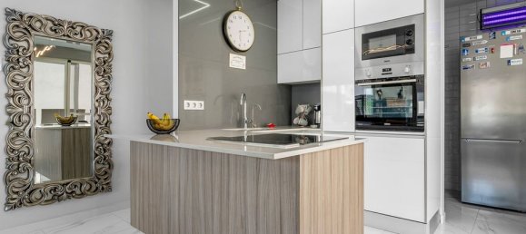 4 bedrooms Villa in Alicante, Spain No. 176059 8