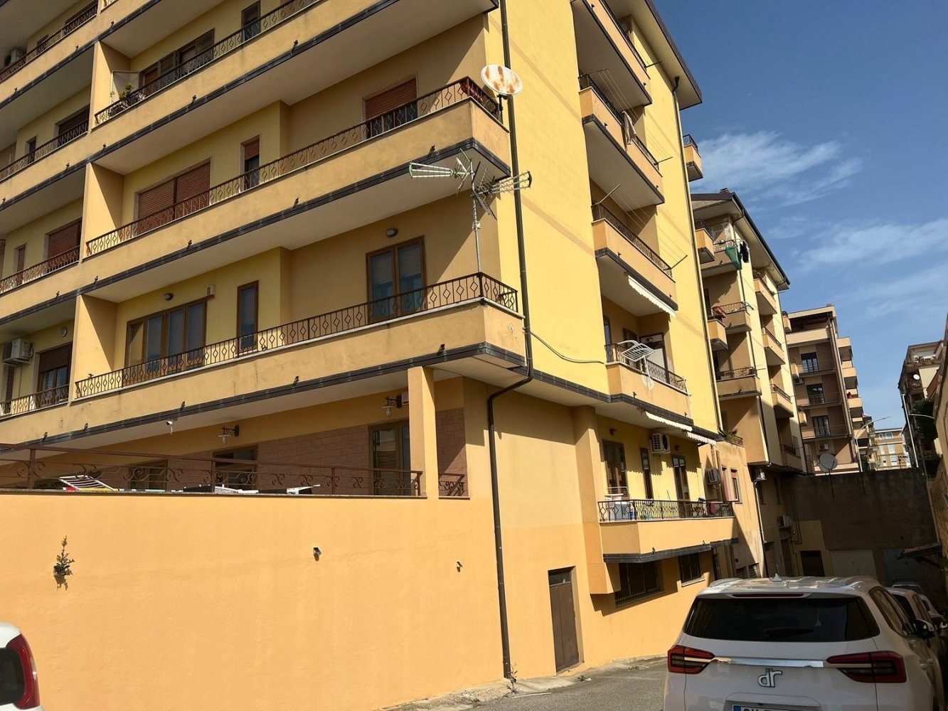 Garage à Vibo Valentia, Italy 45m² No. 116797