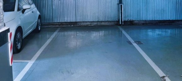 Garage à Madrid, Spain No. 102550 2