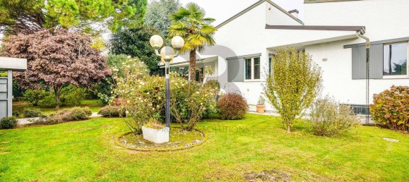 8 rooms Villa in Mozzate, Italy No. 148186 36