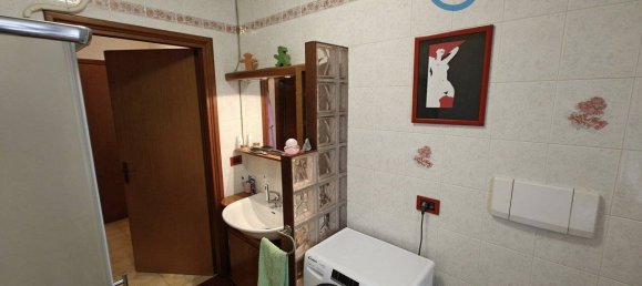 2 bedrooms Apartment in Rovigo, Italy No. 60450 8