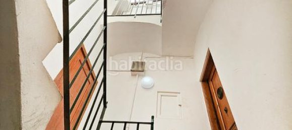 Apartamento de 2 dormitorios en Ciudad Vieja, Spain No. 153814 10