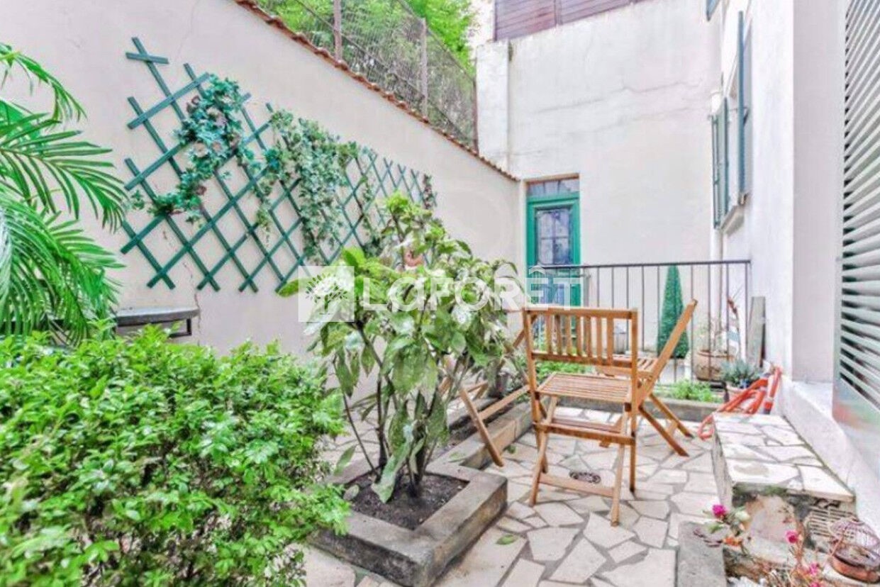 1 bedroom Duplex in Paris, France No. 133768