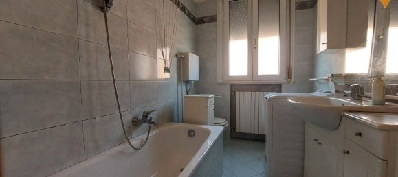 3غرفة شقة في Ferrara, Italy رقم 227057 36