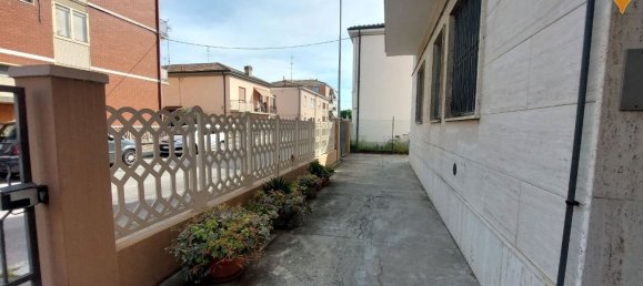 3غرفة شقة في Ferrara, Italy رقم 227057 7