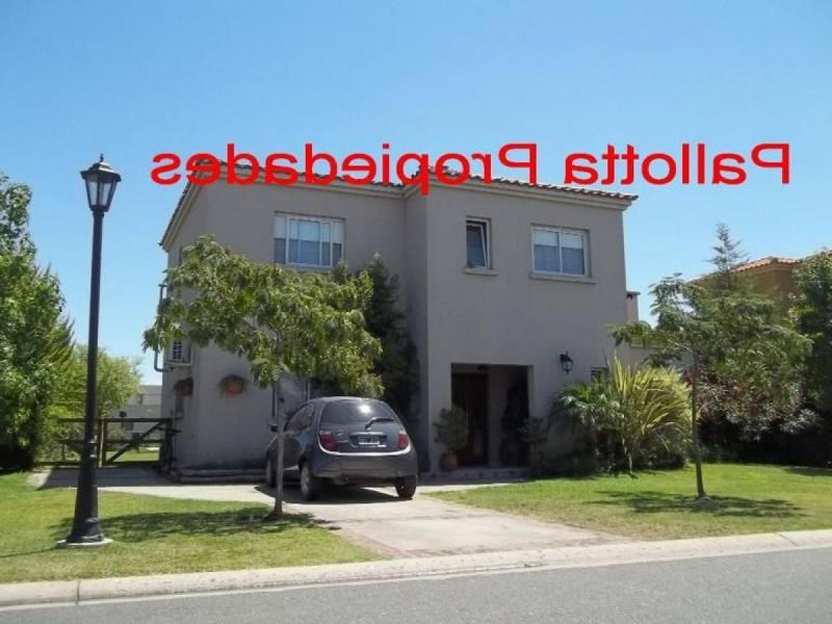 3 bedrooms House in Tigre, Argentina No. 7097