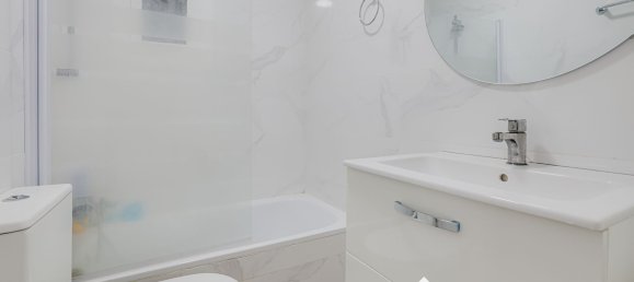 3 bedrooms Apartment in Santa Coloma de Gramenet, Spain No. 168020 7