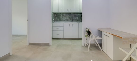 3 bedrooms Apartment in Santa Coloma de Gramenet, Spain No. 168020 10