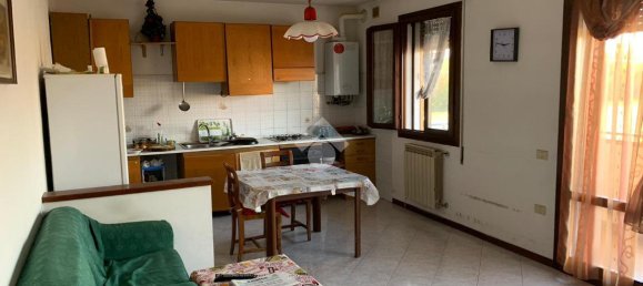 3 rooms Apartment in Curtarolo, Italy No. 156858 4