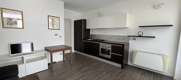 2غرفة شقة في Monza, Italy رقم 29044 2