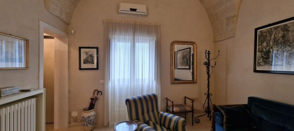 Дом с 5 комнатами в Maglie, Италия № 130930 8