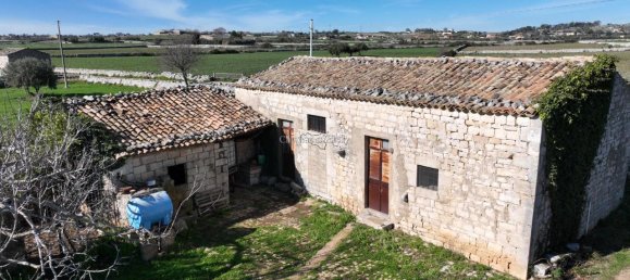 Casa de 3 habitaciónes en Modica, Italy No. 237731 6