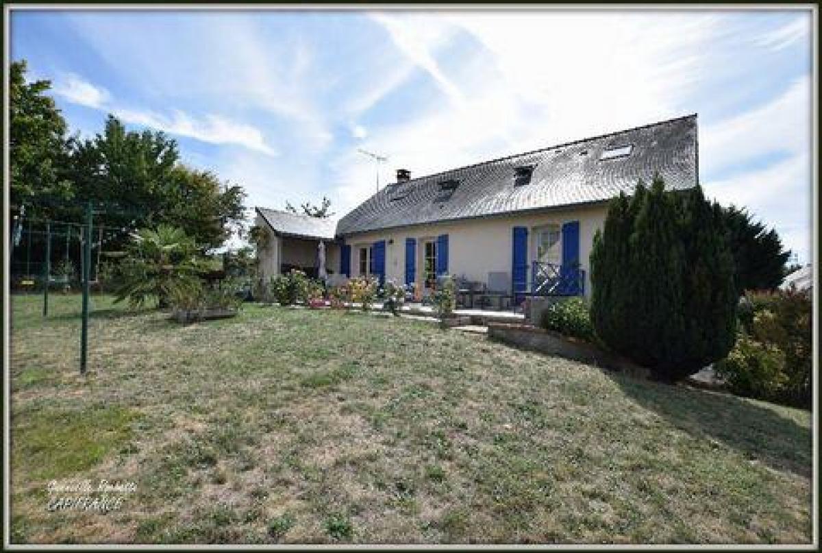 Casa de 4 dormitorios en Durtal, France No. 32434