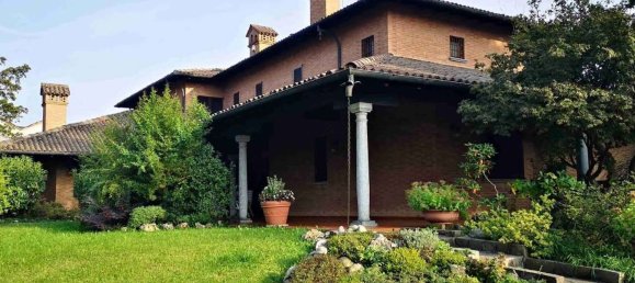 11غرفة فيلا في Muggiò, Italy رقم 4115 7