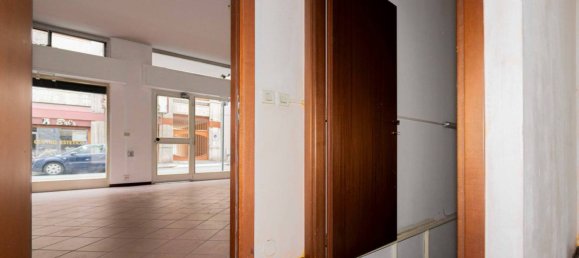 2 rooms Commercial property in Novara, Italy No. 108147 9