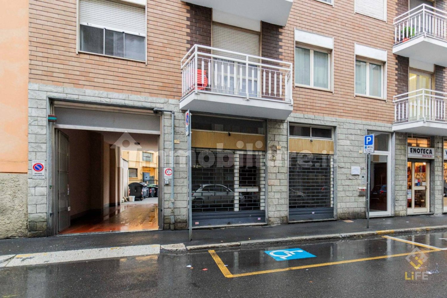 2 rooms Commercial property in Novara, Italy No. 108147