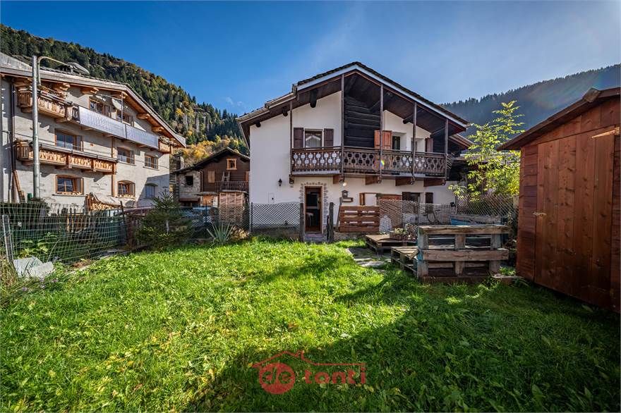2 Schlafzimmer Haus in Madesimo, Italy, Nr. 377695
