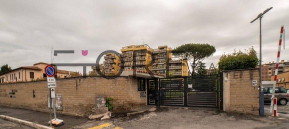 2 rooms Apartment in Rome, Italy No. 37055 3