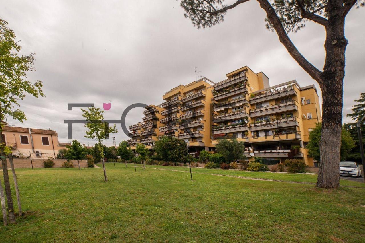 2 rooms Apartment in Rome, Italy No. 37055