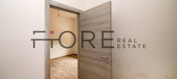 2 rooms Apartment in Rome, Italy No. 37055 8