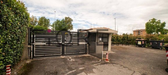 2 rooms Apartment in Rome, Italy No. 37055 4