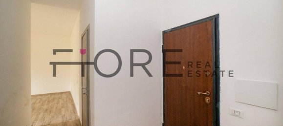 2 rooms Apartment in Rome, Italy No. 37055 9