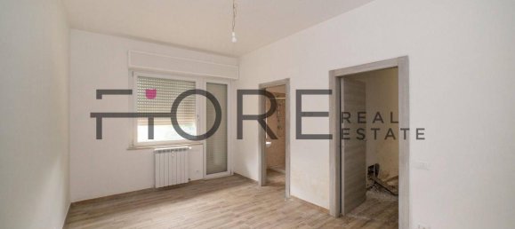 2 rooms Apartment in Rome, Italy No. 37055 10