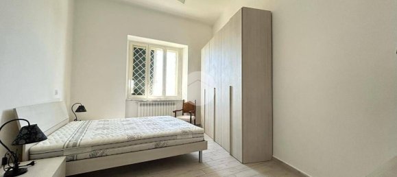 2 bedrooms Apartment in Naples, Italy No. 52468 9