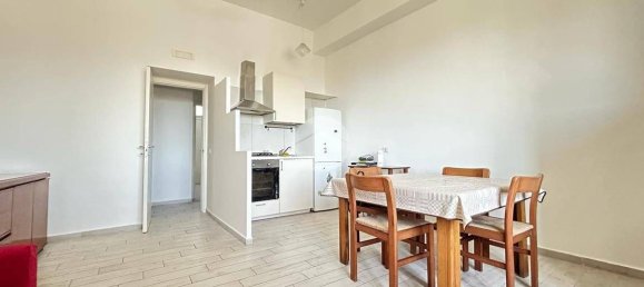 2 bedrooms Apartment in Naples, Italy No. 52468 6