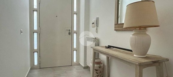 2 bedrooms Apartment in Naples, Italy No. 52468 4
