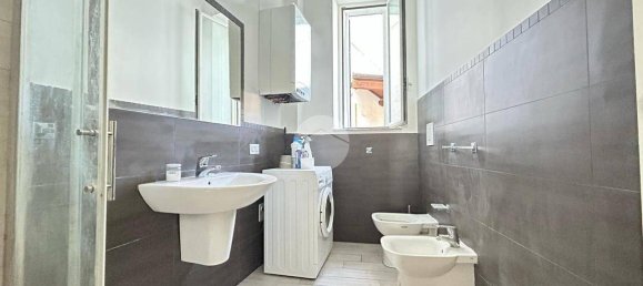 2 bedrooms Apartment in Naples, Italy No. 52468 10