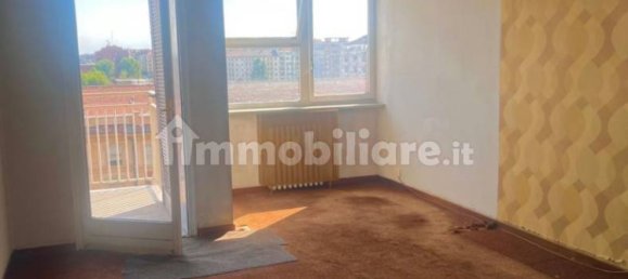 2 bedrooms Apartment in Turin, Italy No. 264105 11