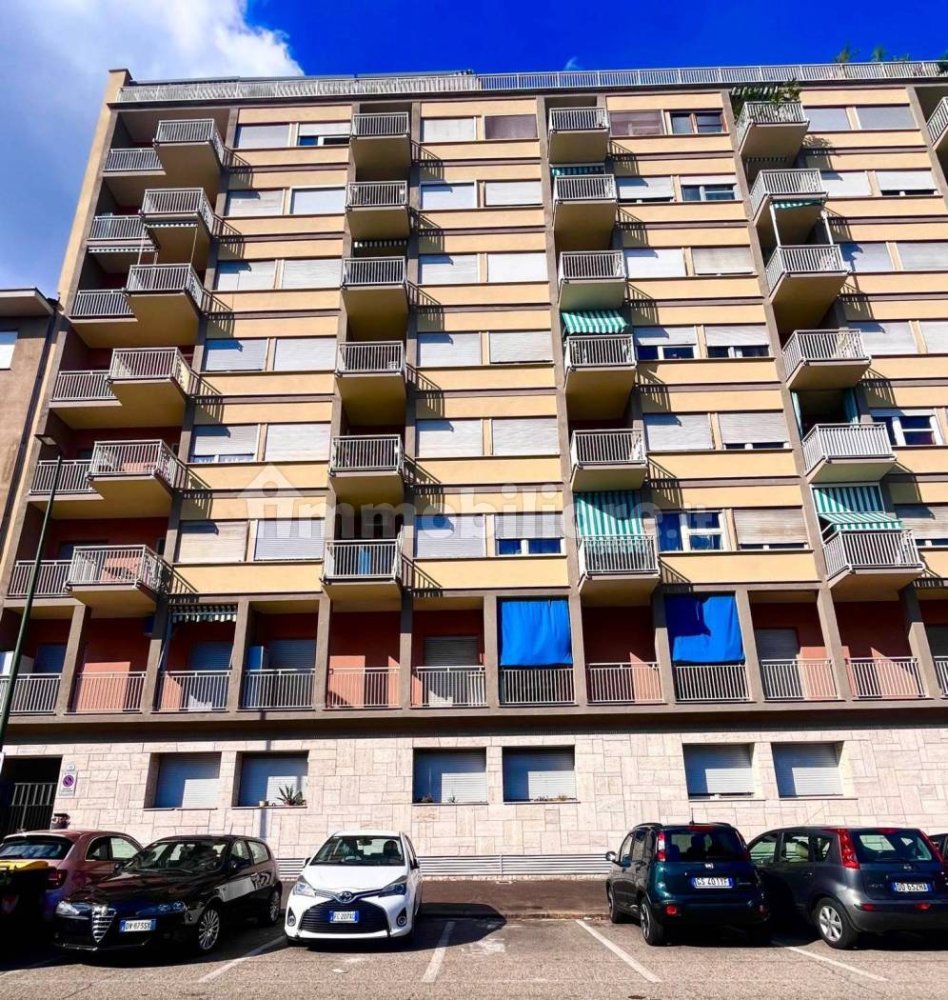 2 bedrooms Apartment in Turin, Italy No. 264105