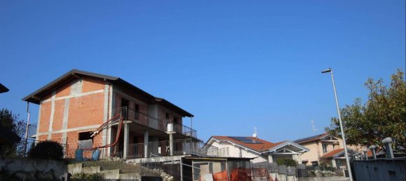 7-Zimmer Villa in Daverio, Italy, Nr. 157188 37