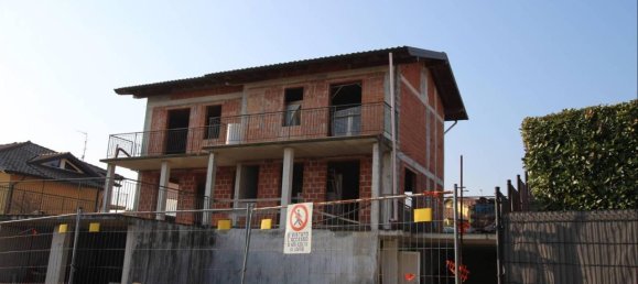 7-Zimmer Villa in Daverio, Italy, Nr. 157188 4