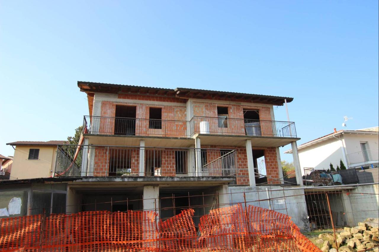 7-Zimmer Villa in Daverio, Italy, Nr. 157188