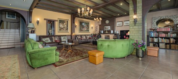 5 bedrooms Villa in Funchal, Portugal No. 127394 11