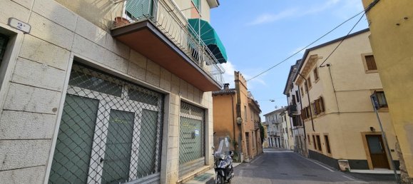 234m² Commercial property in Verona, Italy No. 105011 3