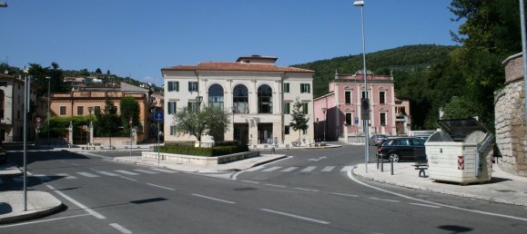 234m² Commercial property in Verona, Italy No. 105011 8