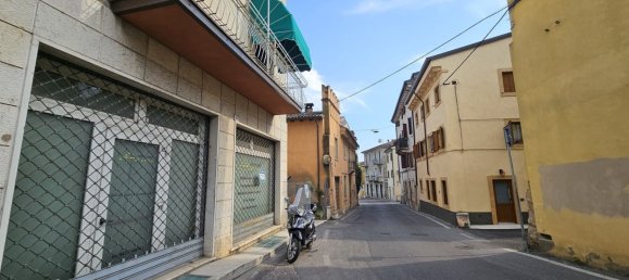 234m² Commercial property in Verona, Italy No. 105011 4