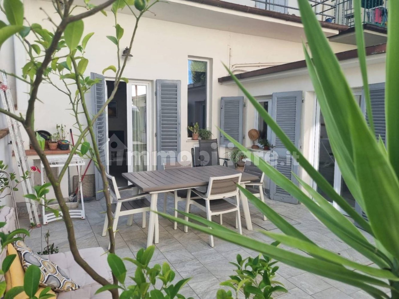 4 bedrooms Apartment in Florence, Italy No. 361852