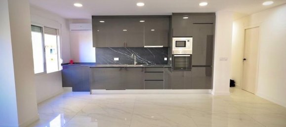 Квартира с 3 спальнями в Торревьеха, Испания № 175765 2