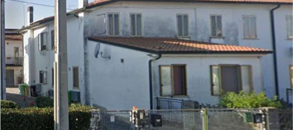 3 rooms Apartment in Stienta, Italy No. 54447 2